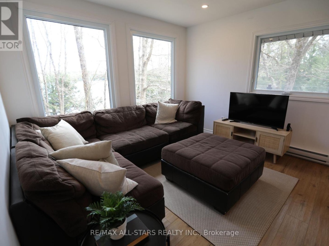 1008 Rolland Drive, Little Kennisis Lake