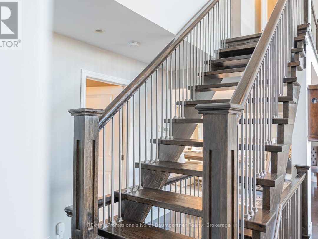 1107 Pine Point Road, Kennisis Lake