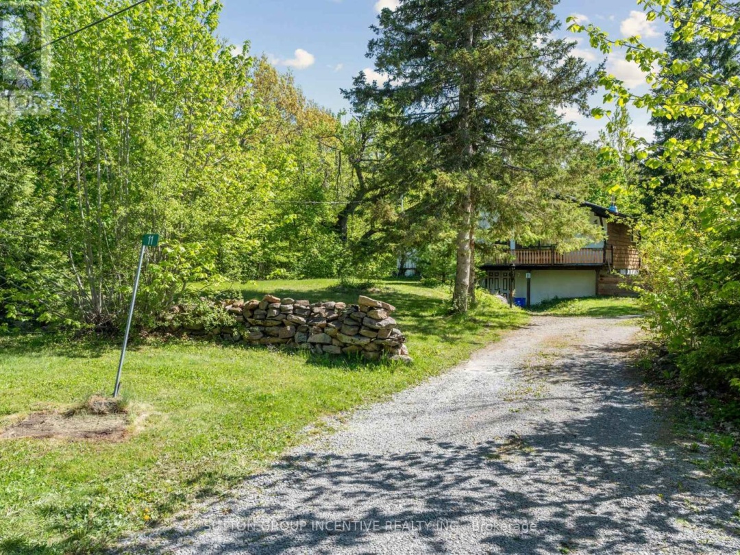 11 MACKENZIE PLACE, Balsam Lake