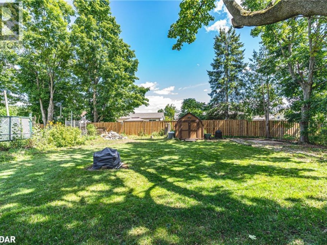 6 WALKER Avenue, 