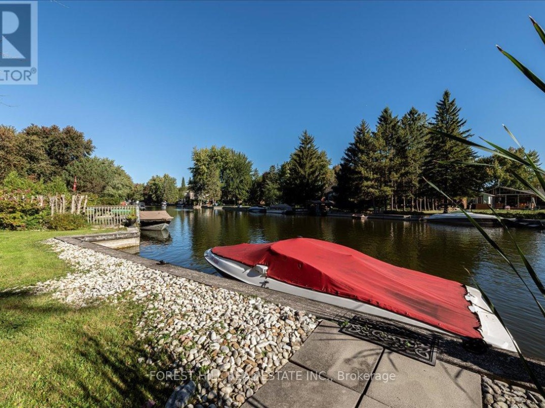 67 LAKE AVENUE, Lake Simcoe