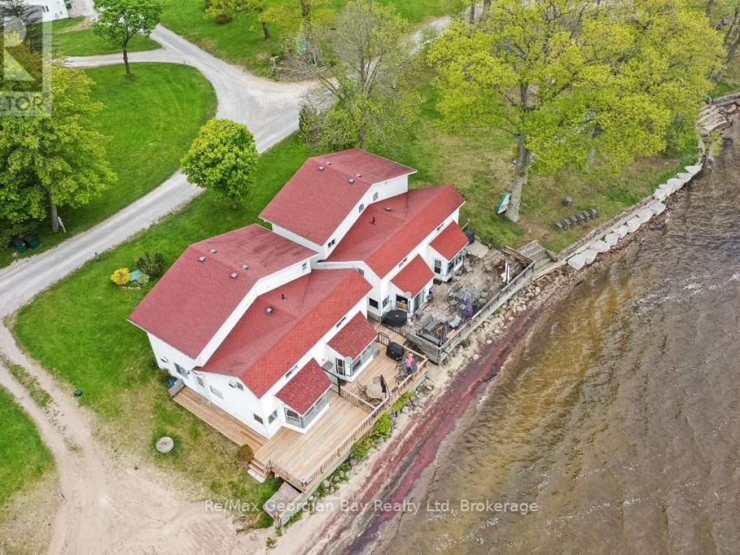 BEACH CHALET #3 - 1230 GRANDVIEW LODGE ROAD, 