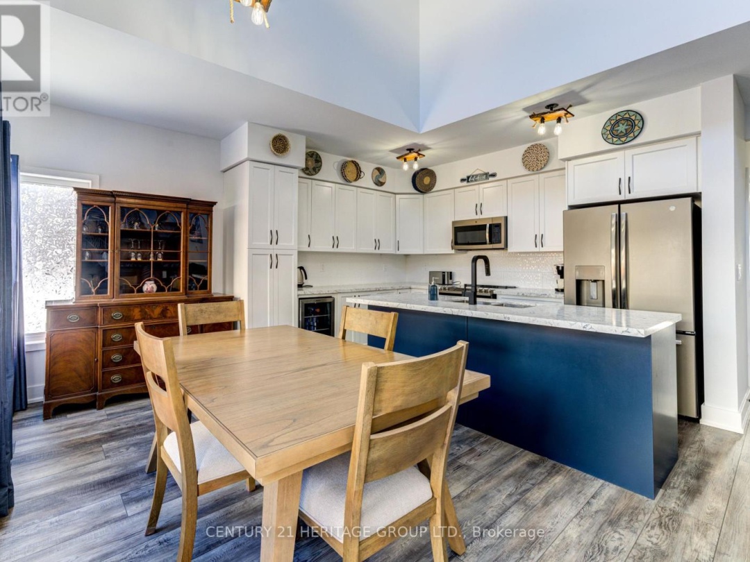 44 RUBY CRESCENT, Lake Simcoe