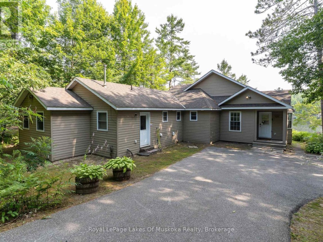 49 PINETREE ROAD, Loon Lake