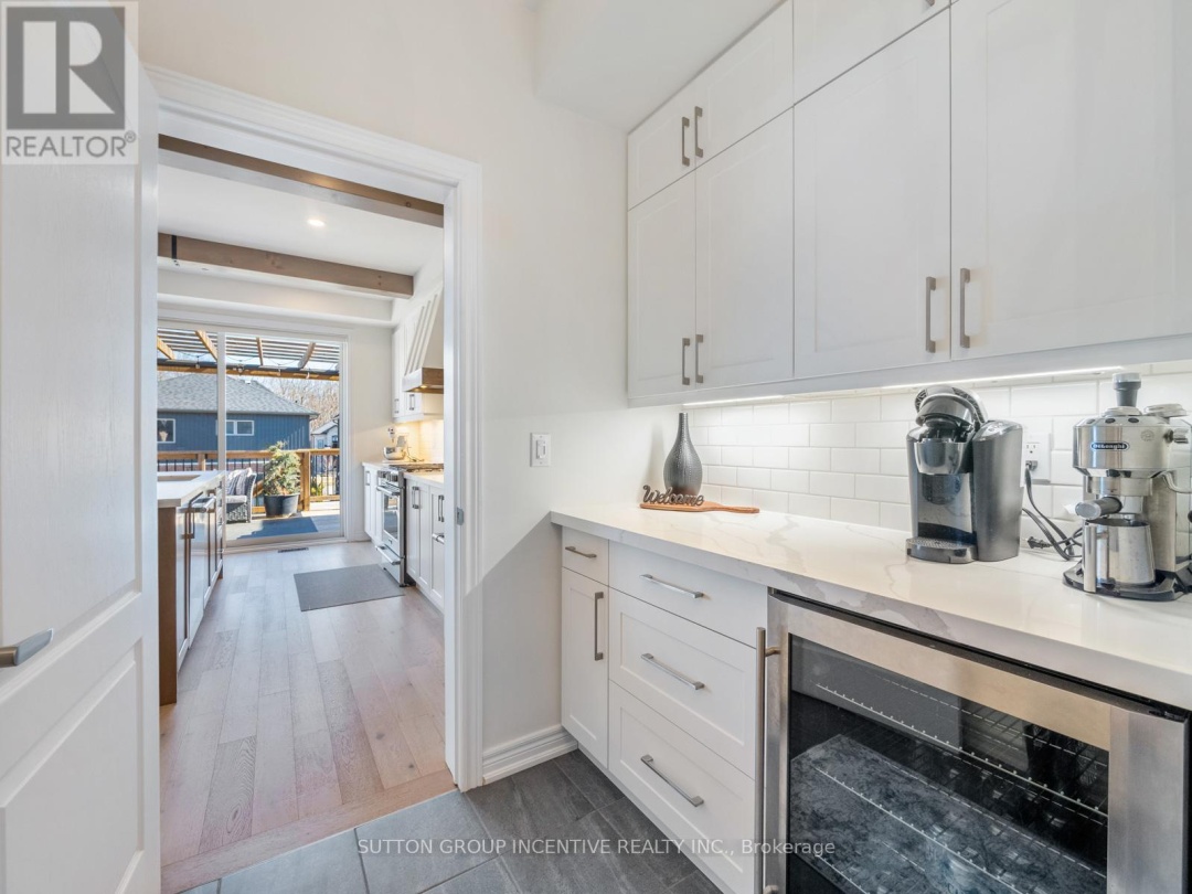 3007 Annalysse Drive, Orillia