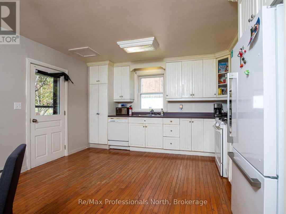 145 Front Street, Lake Muskoka