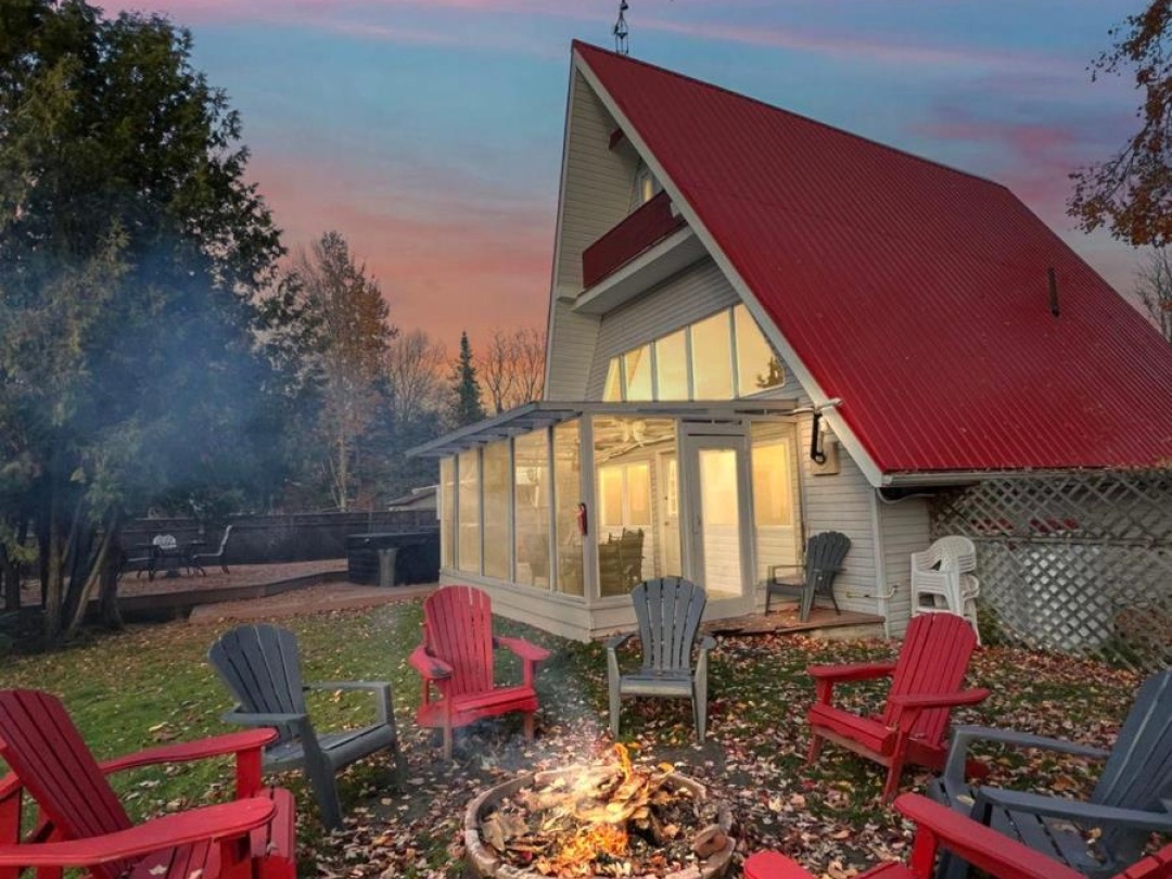 137 Fell Station Drive, Burnt Lake