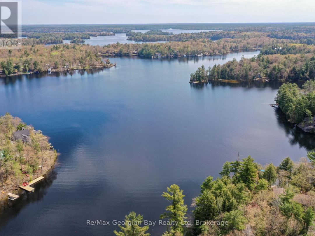 214 Trans Canada Bay Road, Six Mile Lake