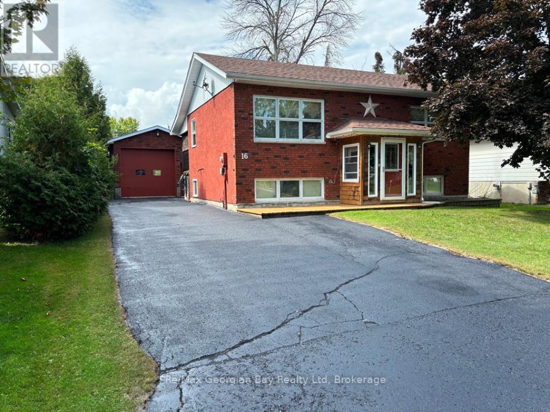 16 COMMUNITY CENTRE DRIVE, 