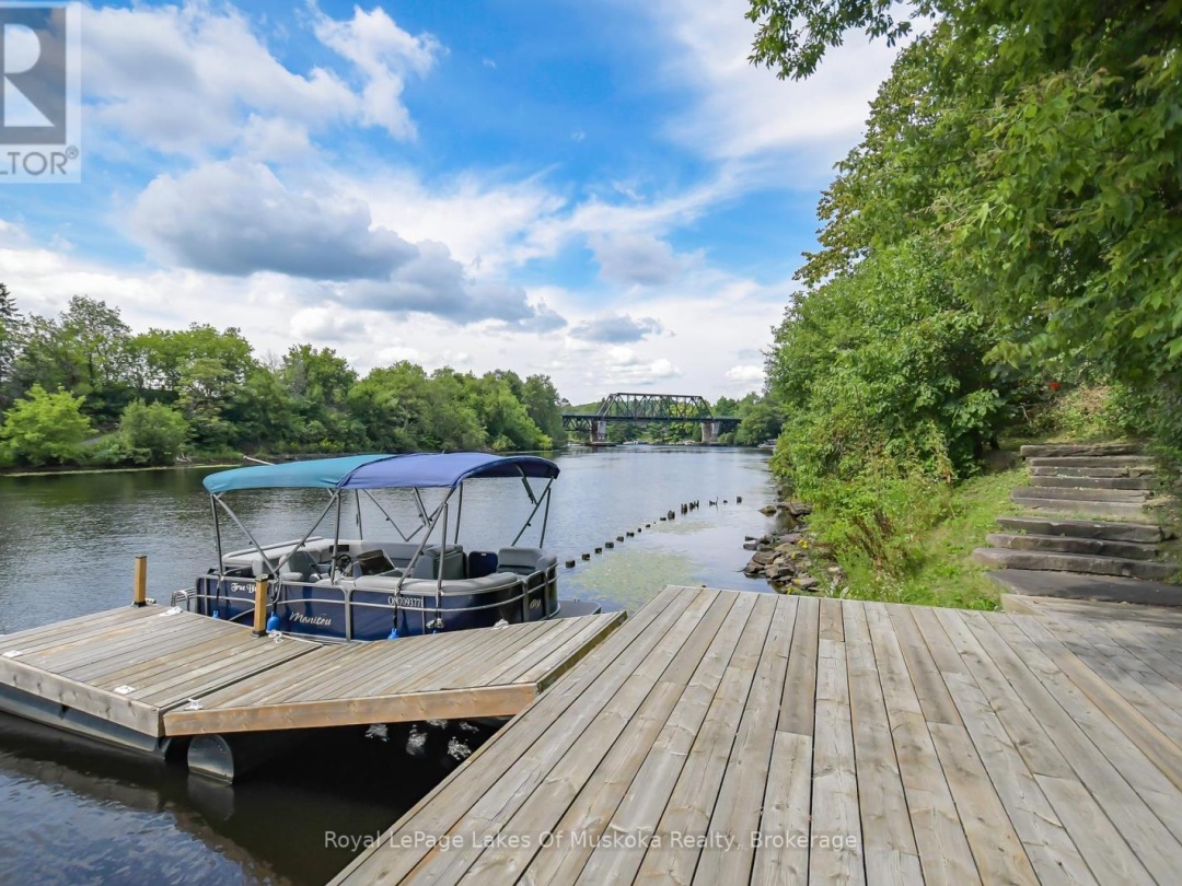 401 31 Dairy Lane, Lake Muskoka