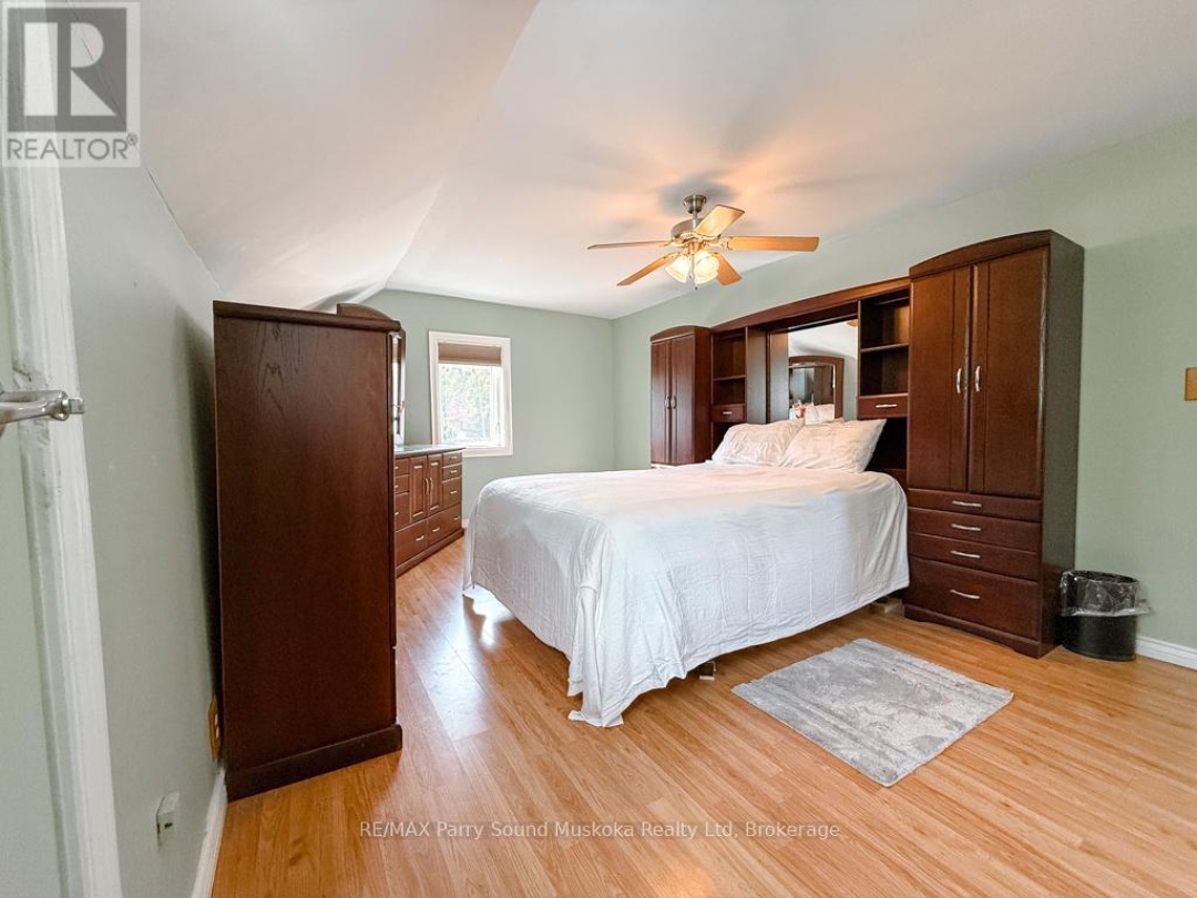 1862 DIVISION ROAD W, 