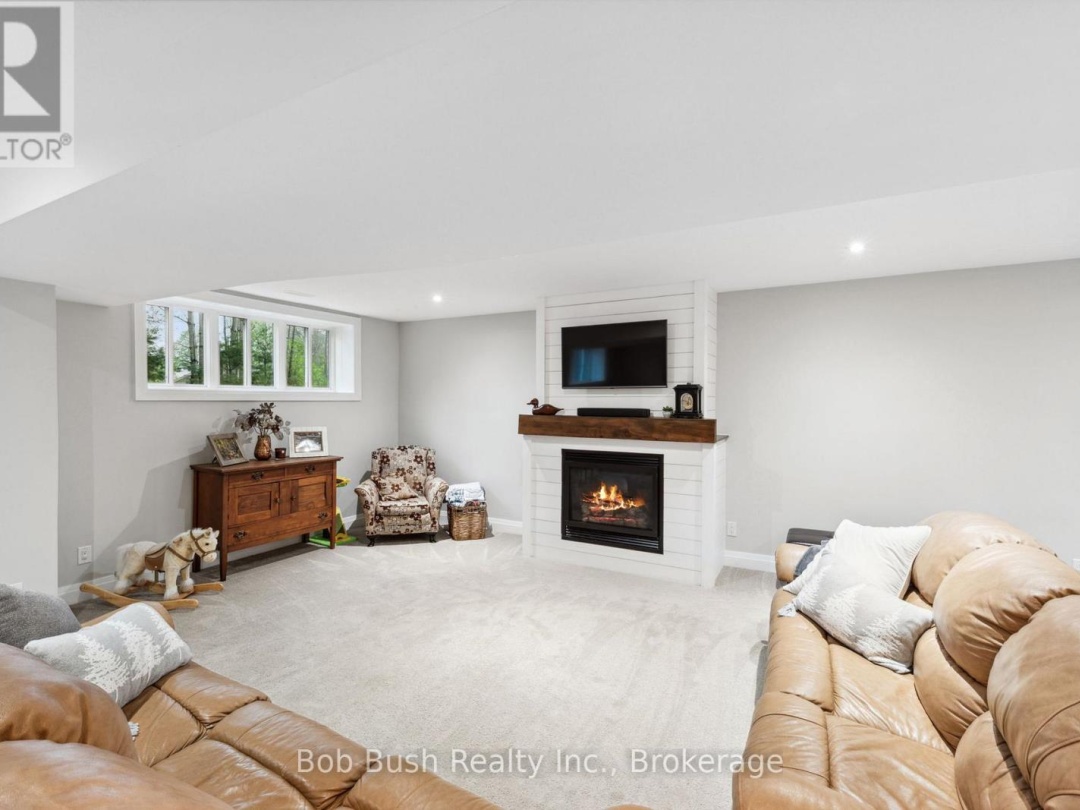 4 Davis Drive, Georgian Bay