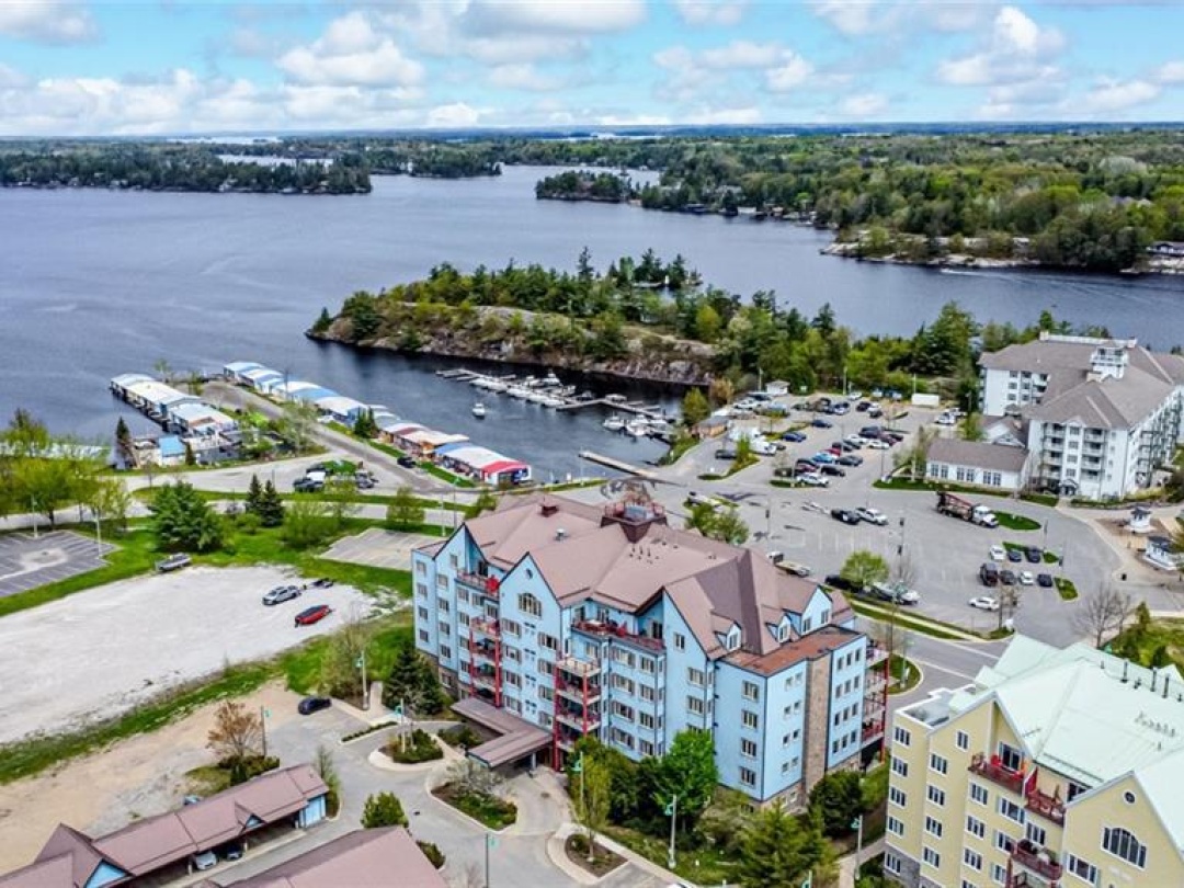 130 Steamship Bay Road Unit# 207, Lake Muskoka