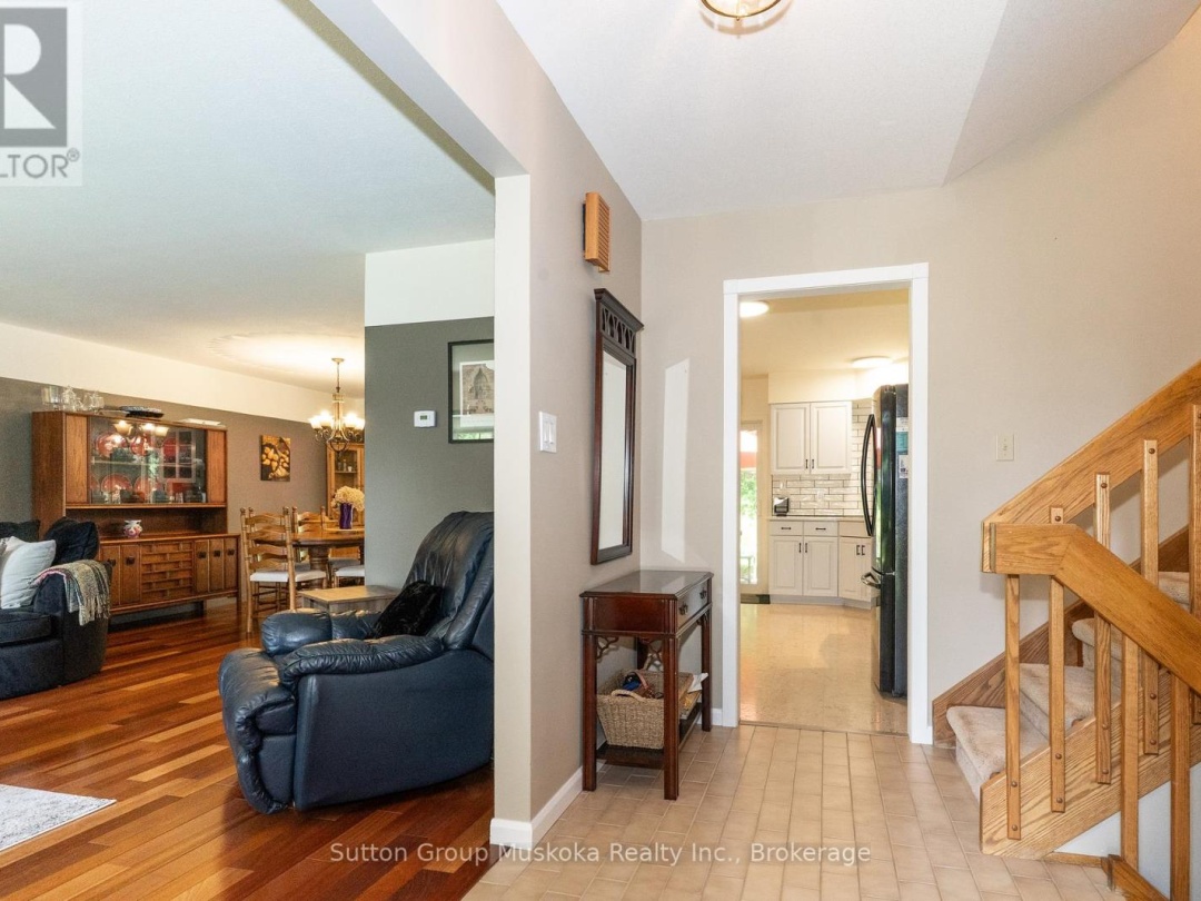 12 SILVER OAKS CRESCENT, 