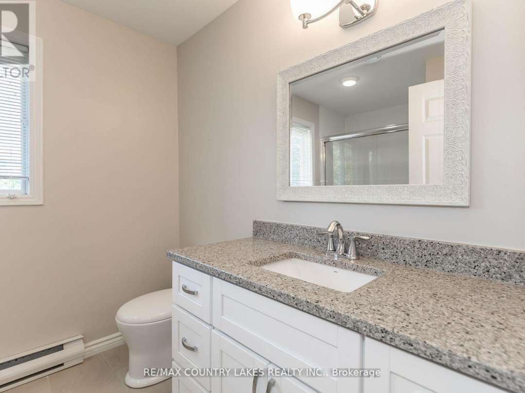 47 Lake Avenue, Lake Simcoe