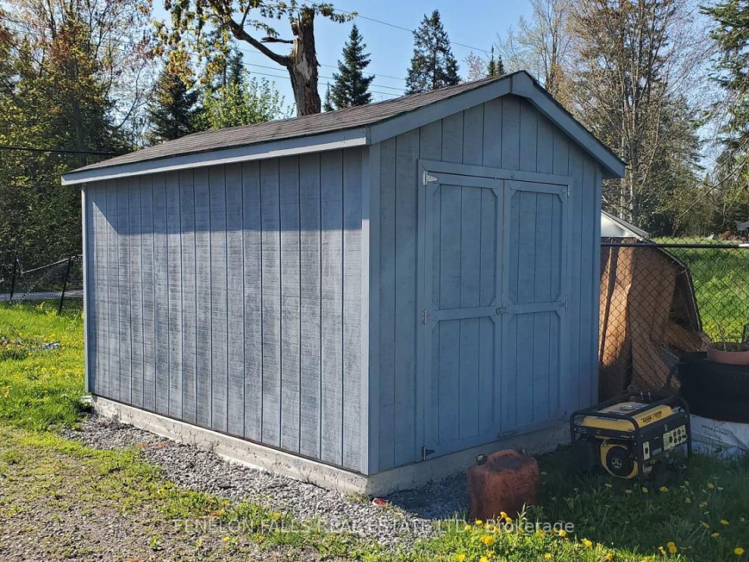 105 Cedarplank Road, Burnt Lake