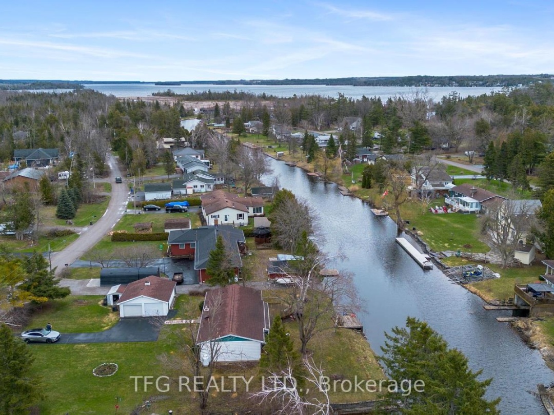 12 North Bayou Road, Sturgeon Lake