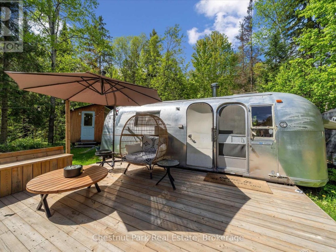 216 BLACKWATER LAKE ROAD, Seguin