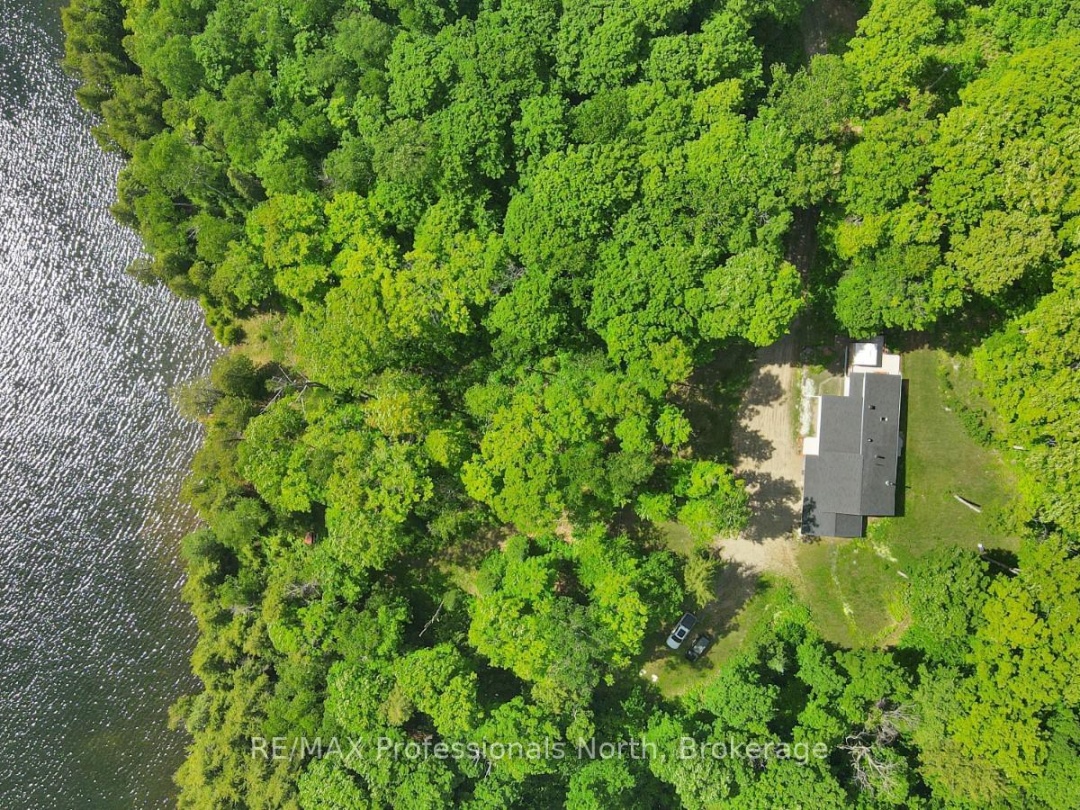 1930 TRAPPERS TRAIL, Negaunee Lake