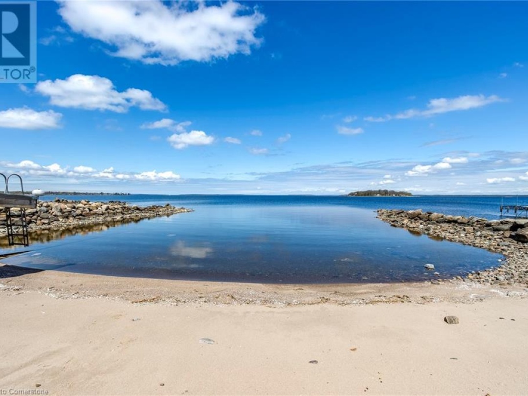 14 Lighthouse Crescent S, Georgian Bay