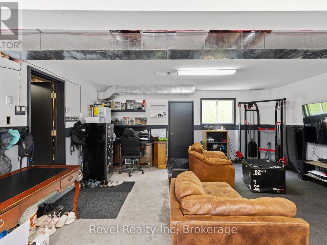 35 MACKLAIM DRIVE, 