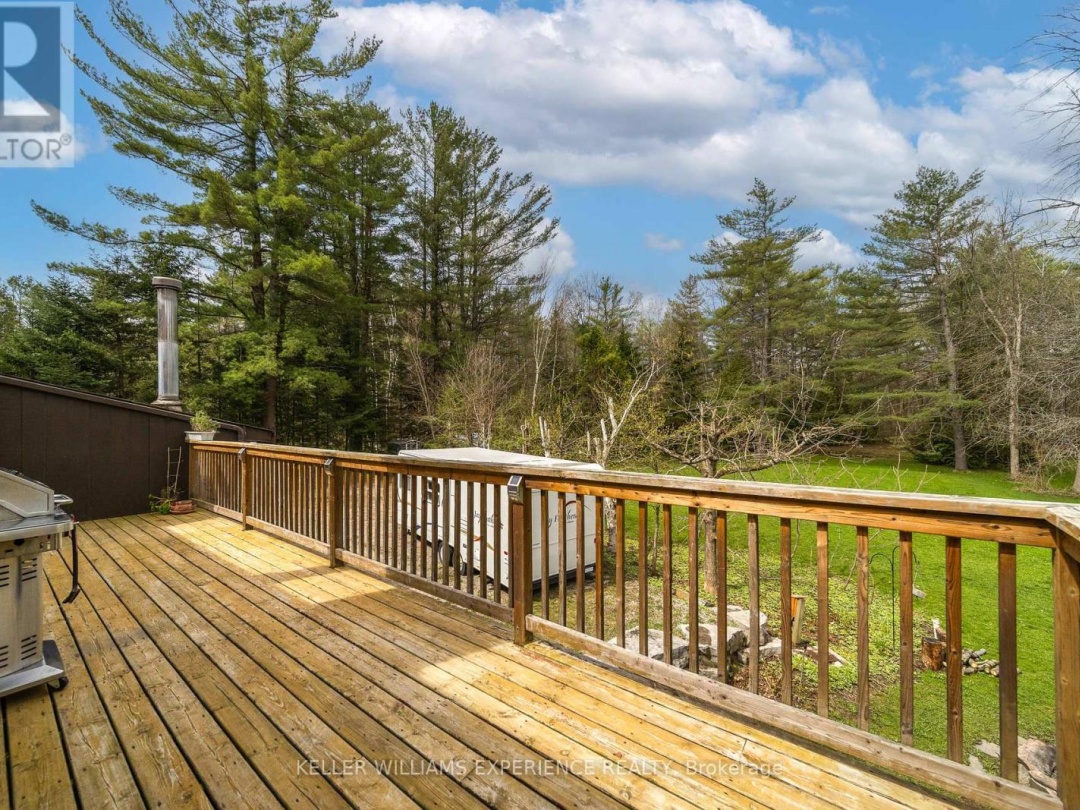1936 Peninsula Point Road, Sparrow Lake