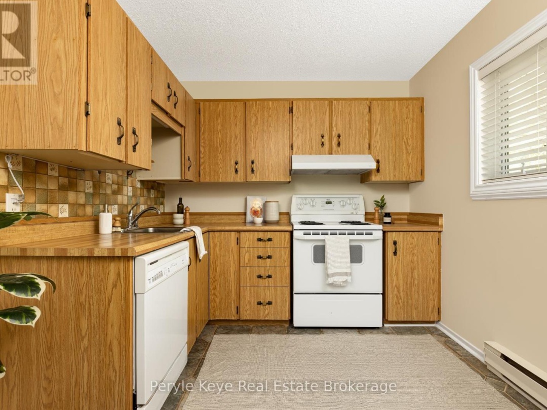 2 63 Southbank Drive, Lake Muskoka