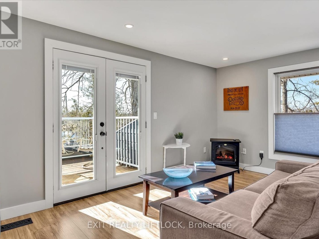 64 Front Street E, Pigeon Lake