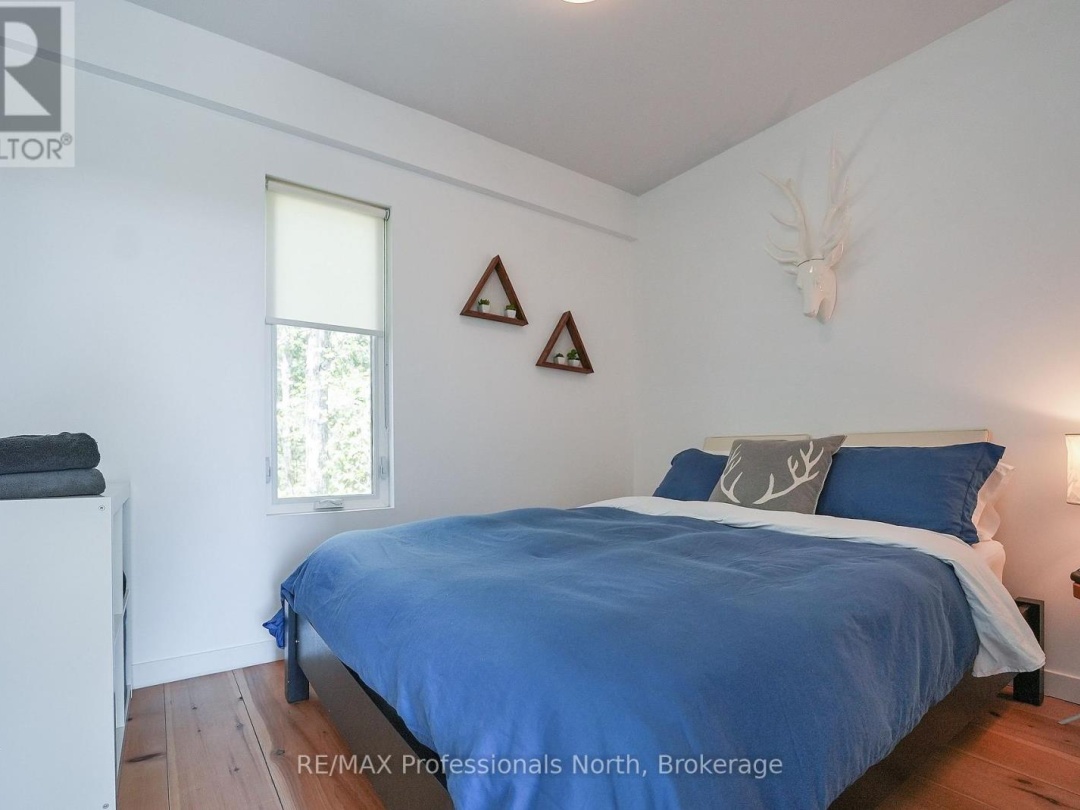 1004 Lipton Drive, Kennisis Lake