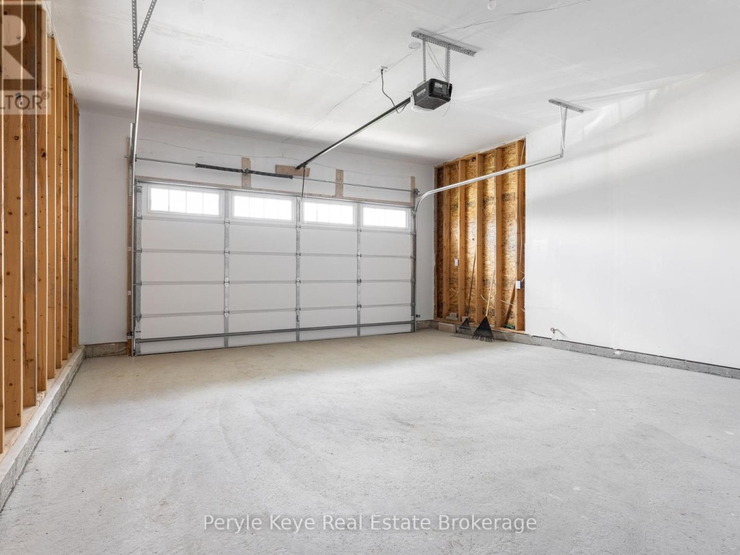 30 Dyer Crescent, Bracebridge