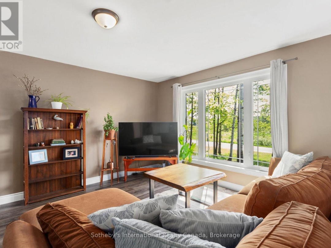 260 Forest Harbour Parkway, Tay