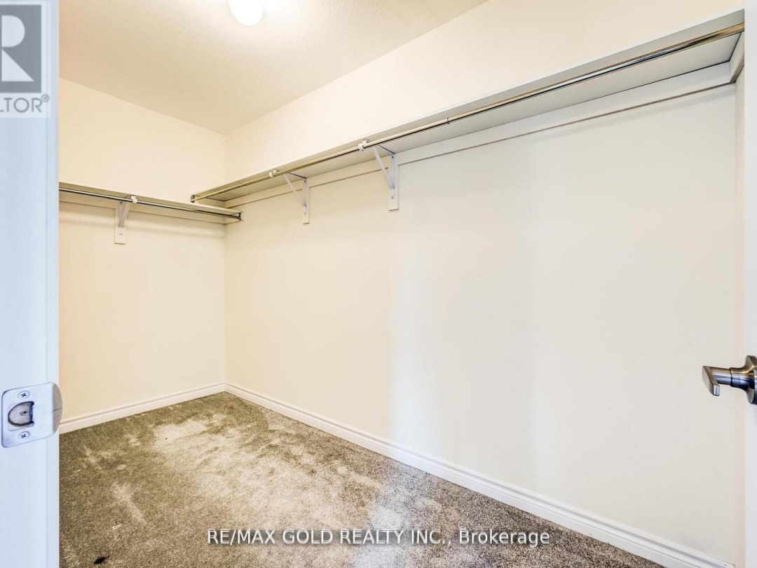 84 Atlantis Drive W, Orillia
