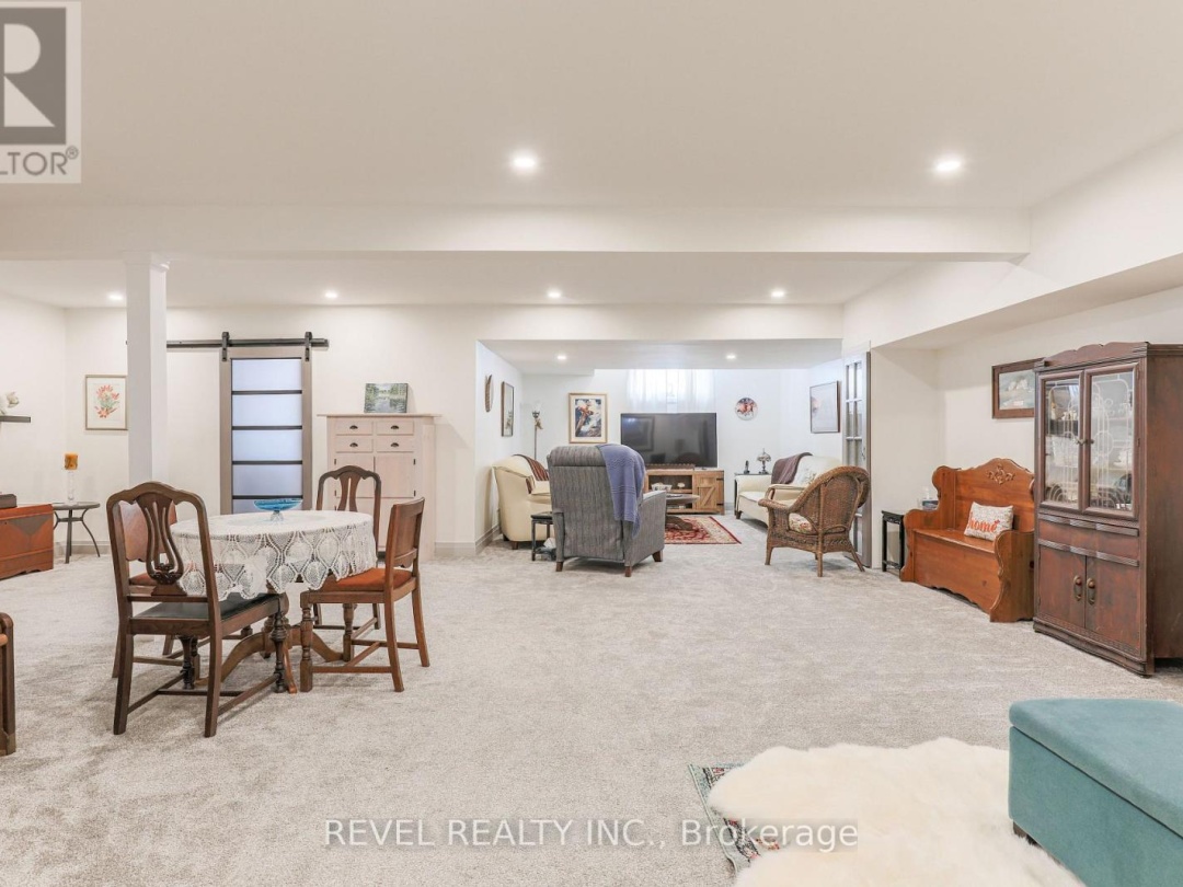 35 BRUCE CRESCENT, 