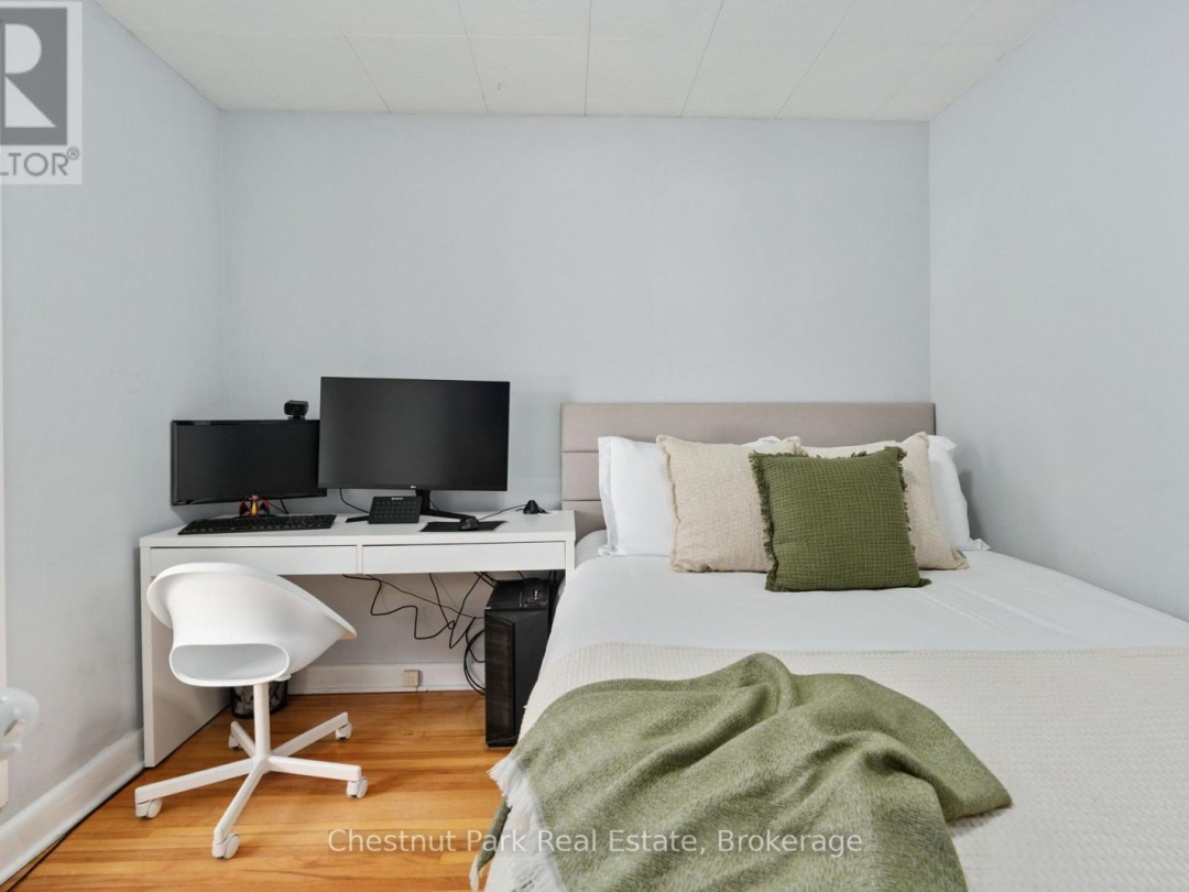 3 CORA STREET E, 