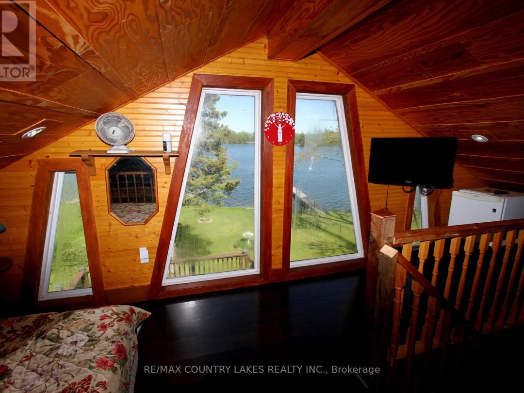 8 Saturn Lane, Mitchell Lake