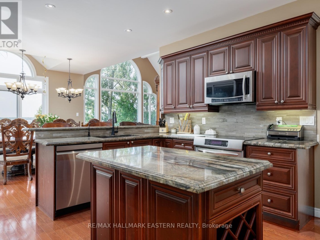 10 EARL KENNEDY ROAD, Sturgeon Lake