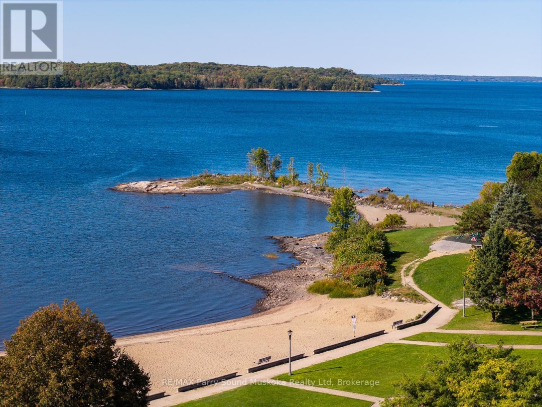 18 GEORGIAN BAY AVENUE, 