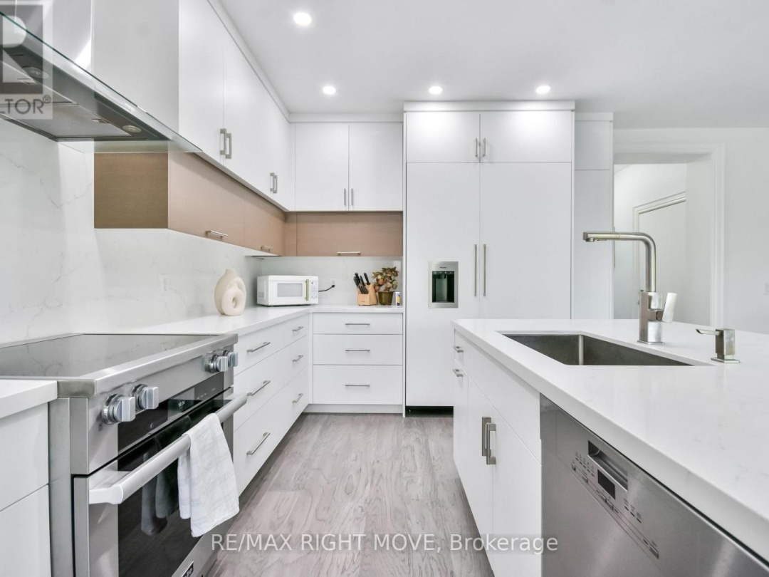 28 - 10 INVERMARA COURT, 