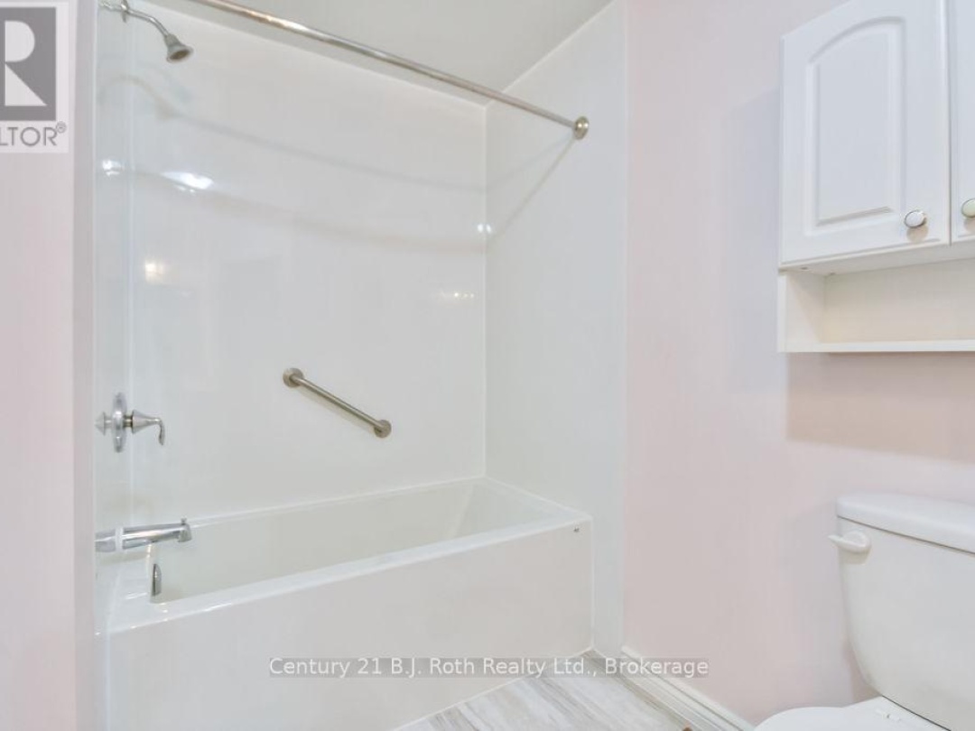 9 492 Laclie Street, Orillia