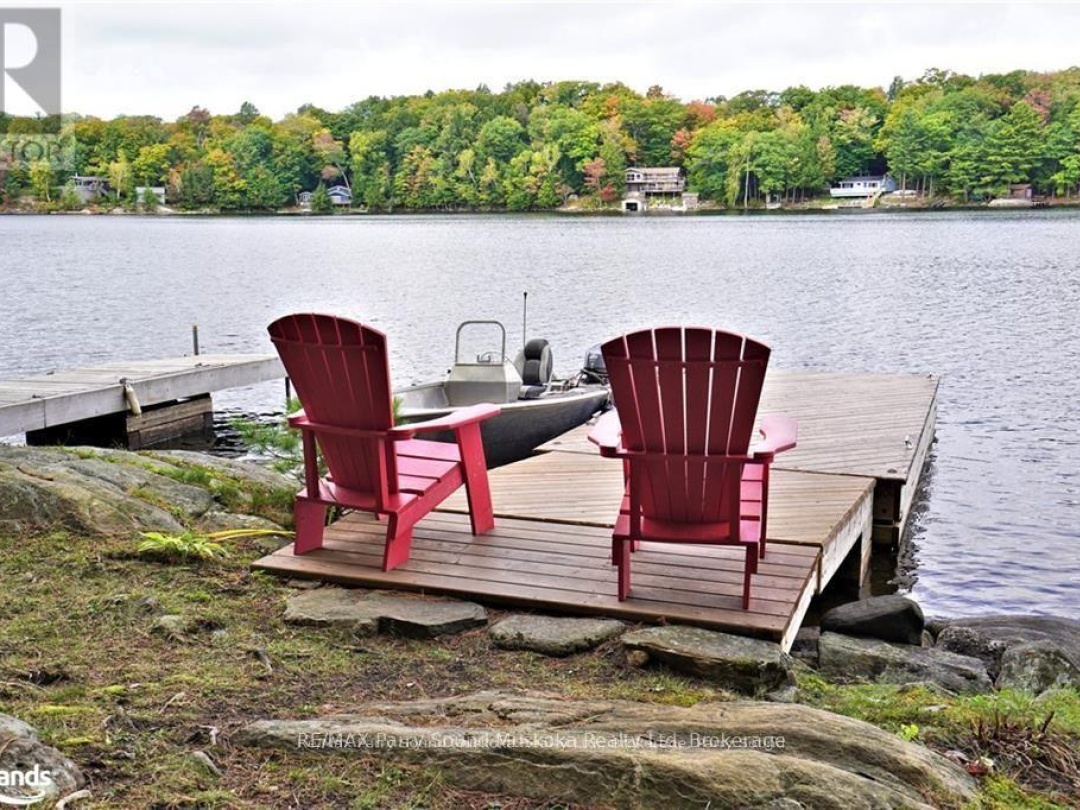 121 Healey, Healey Lake