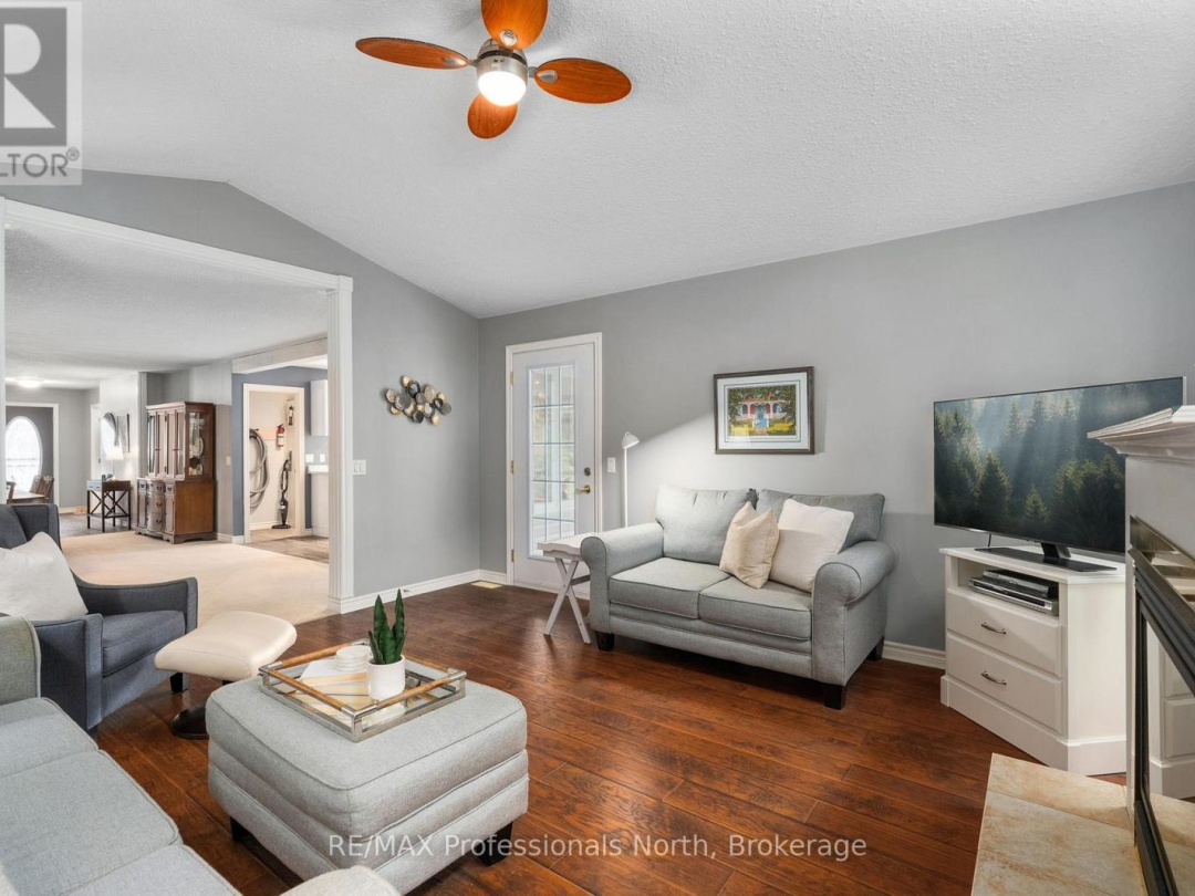 4 RED MAPLE COURT, 