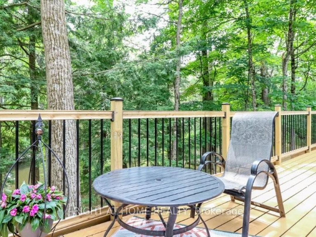 7459 ISLAND CRESCENT, 