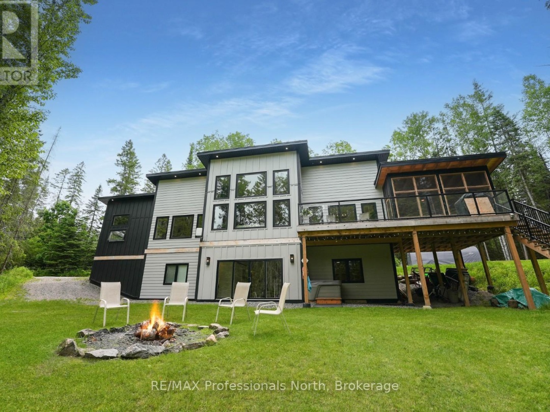 1086 STOTHART CREEK ROAD, 