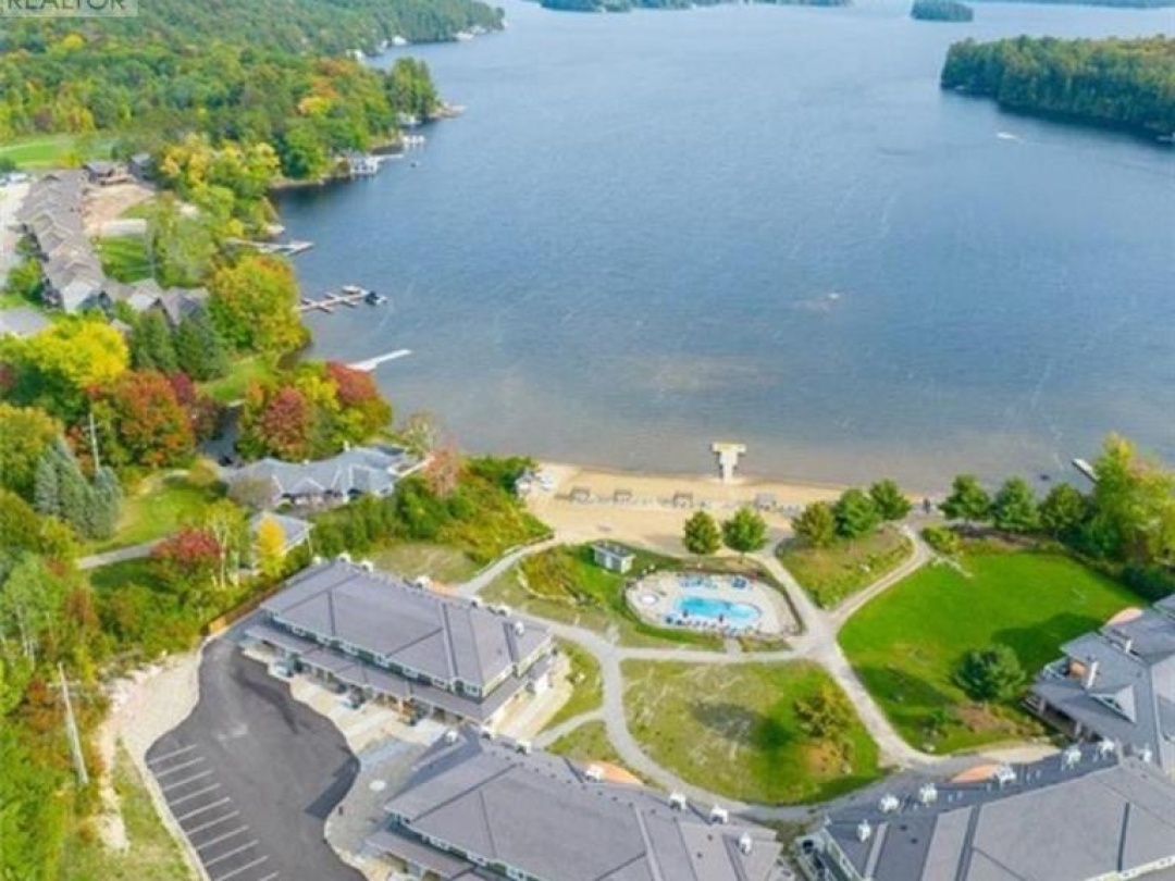 G103 A2 1869 Muskoka 118 Road W, 