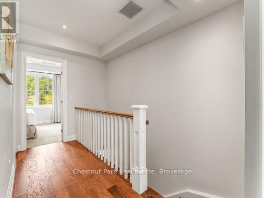 B206 - 1869 MUSKOKA ROAD 118 ROAD W, 
