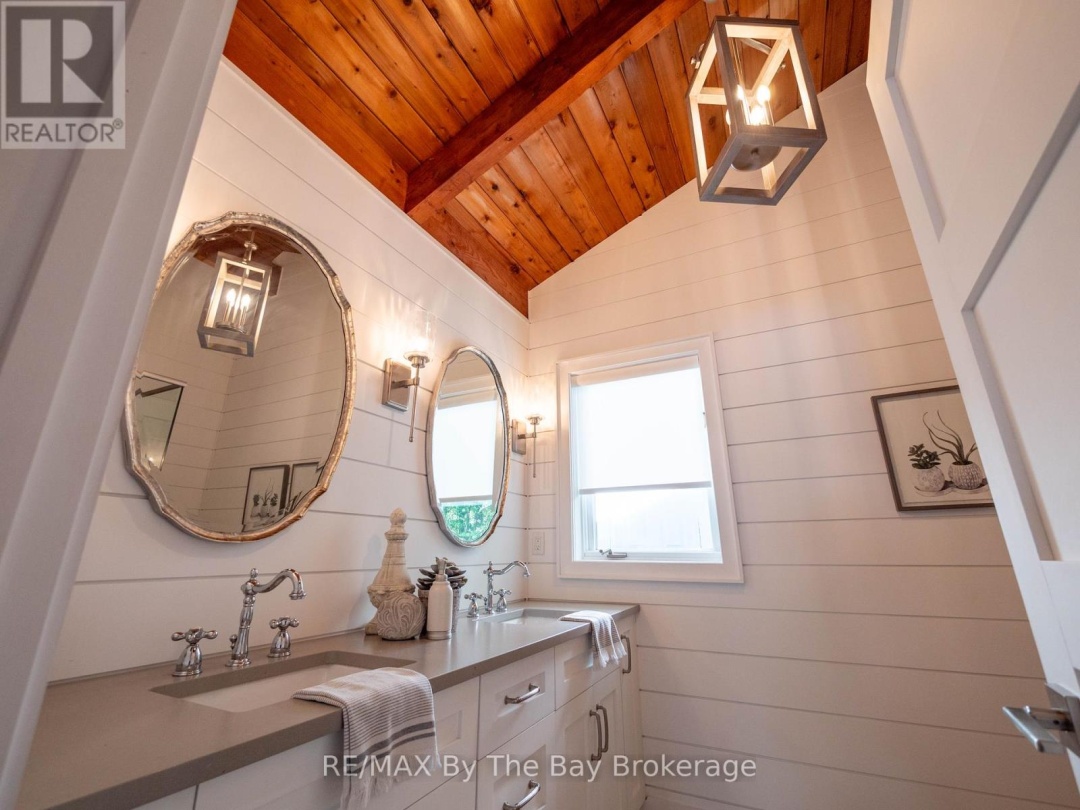 4476 ISLAND 1040/LITTLE BEAUSOLEIL ISLAND, 