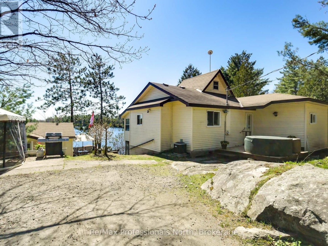 1055 EVANSWOOD DRIVE, 
