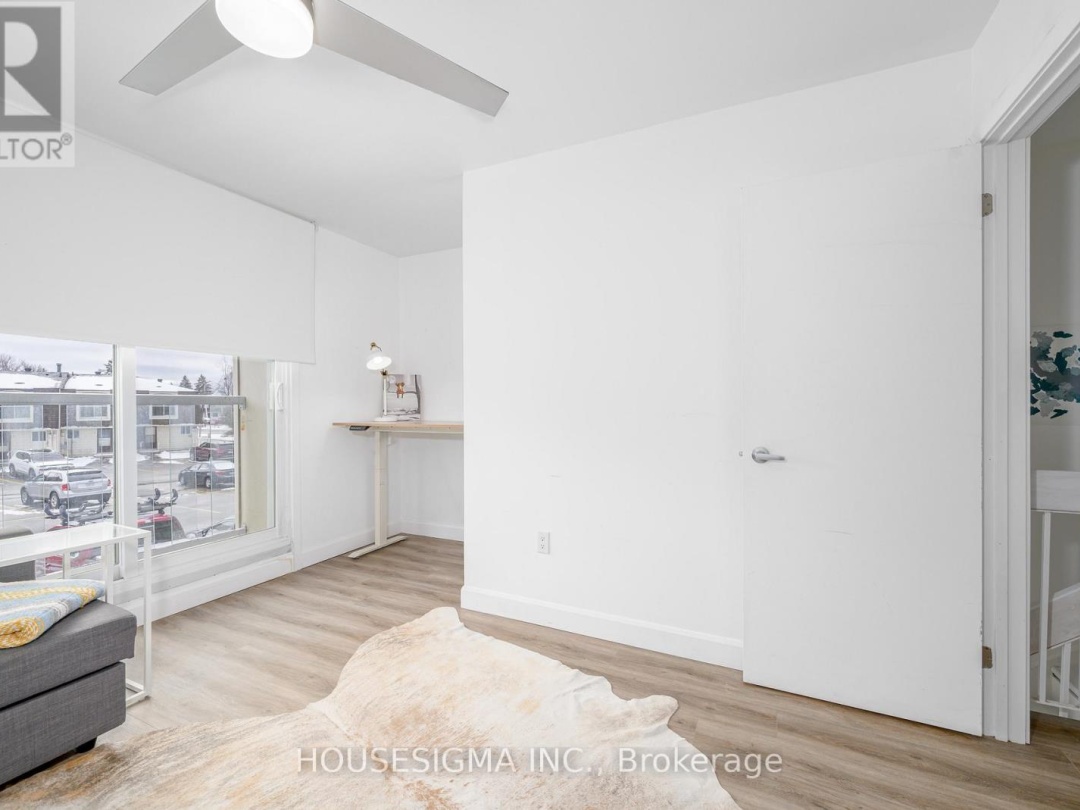 19 - 4 PARADISE BOULEVARD, 