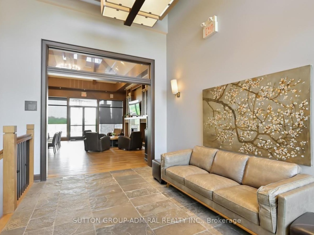 209 - 120 CARRICK TRAIL, 