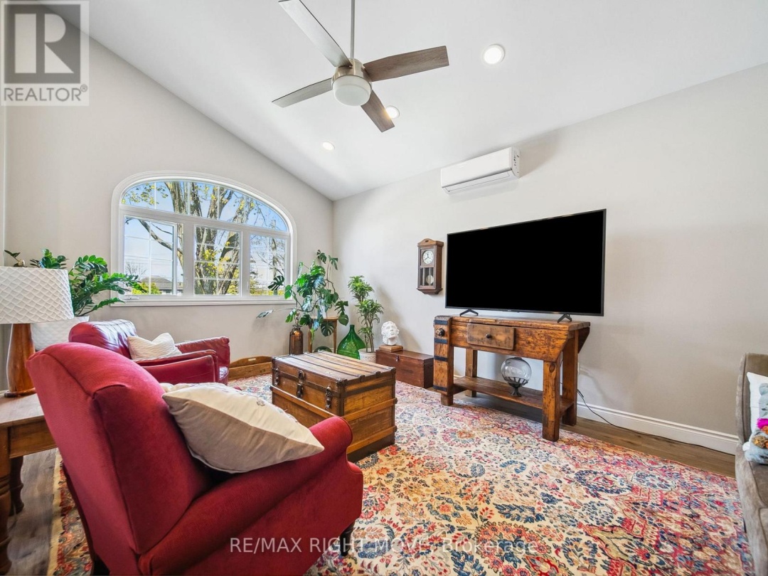 1 & 2 - 112B CREIGHTON STREET S, Ramara (Atherley)